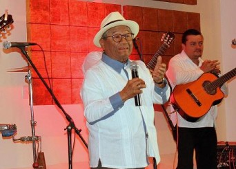 Embajador de Capital Americano de la Cultura 2017 Armando Manzanero