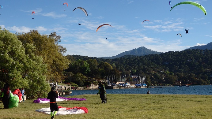 VALLE DE BRAVO, SEDE DEL XIII ABIERTO DE PARAPENTE MONARCA 2017 - Al 15 - GMO