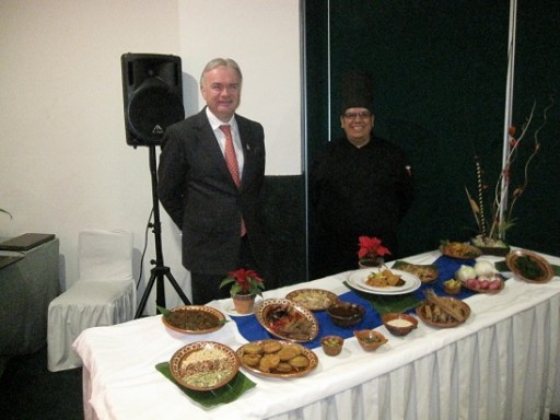 Don Roberto Zapata Llabres y el Chef Del Pueblito de Hoteles Misión