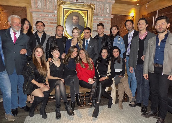 BRINDIS DE FIN DE AÑO DE ESSENZA MODELS EN CENTRALITO SUR