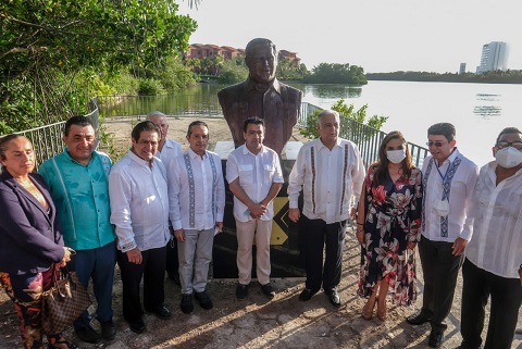 Rinde Cancún homenaje a uno de sus forjadores, el empresario Alberto Bojórquez Pérez